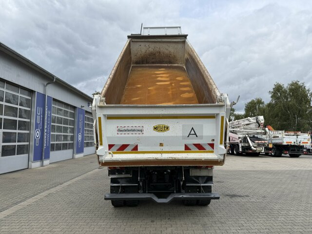 Mercedes-Benz 4145 8x8 Meiler Dreiseitenkipper Bordmatik - Caminhão basculante: foto 2 Mercedes-Benz 4145 8x8 Meiler Dreiseitenkipper Bordmatik - Caminhão basculante: foto 2