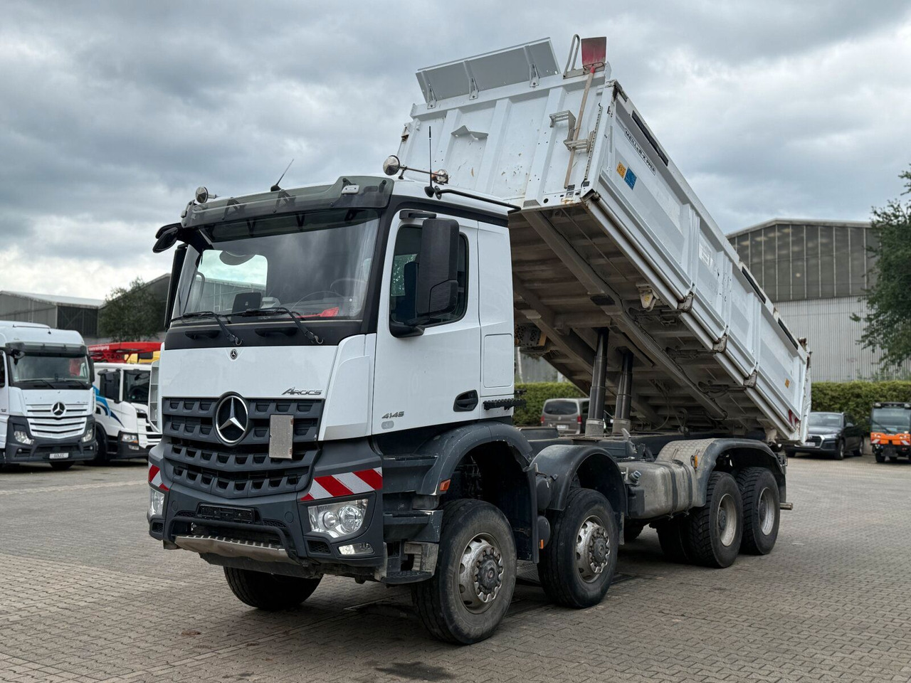 Mercedes-Benz 4145 8x8 Meiler Dreiseitenkipper Bordmatik - Caminhão basculante: foto 2 Mercedes-Benz 4145 8x8 Meiler Dreiseitenkipper Bordmatik - Caminhão basculante: foto 2