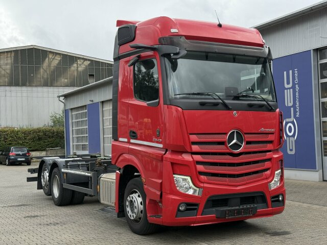 Mercedes-Benz ACTROS 2543 6x2 Wechselaufbau BDF AHK 2 Betten - Caminhão transportador de contêineres/ Caixa móvel: foto 1 Mercedes-Benz ACTROS 2543 6x2 Wechselaufbau BDF AHK 2 Betten - Caminhão transportador de contêineres/ Caixa móvel: foto 1