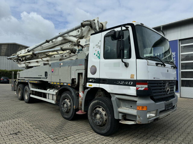 Mercedes-Benz ACTROS 3240 8x4 Betonpumpe PUTZMEISTER BSF 42 M - Autobomba de betão: foto 1 Mercedes-Benz ACTROS 3240 8x4 Betonpumpe PUTZMEISTER BSF 42 M - Autobomba de betão: foto 1