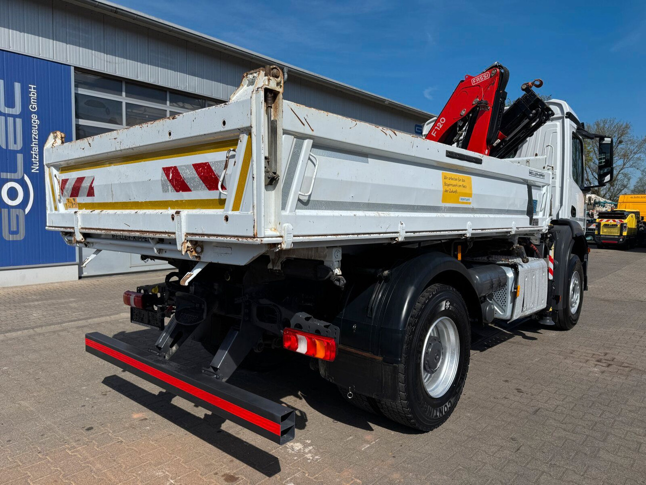 Mercedes-Benz AROCS 1832 4x2 Euro 6 Kipper Kran FASSI F120FB - Caminhão grua: foto 4 Mercedes-Benz AROCS 1832 4x2 Euro 6 Kipper Kran FASSI F120FB - Caminhão grua: foto 4