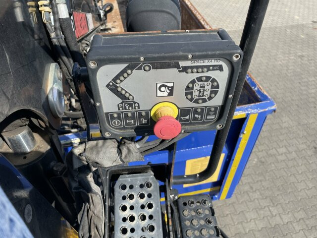 Mercedes-Benz AROCS 2536 6x2*4 Kipper Kran HIAB - Caminhão basculante, Caminhão grua: foto 5 Mercedes-Benz AROCS 2536 6x2*4 Kipper Kran HIAB - Caminhão basculante, Caminhão grua: foto 5