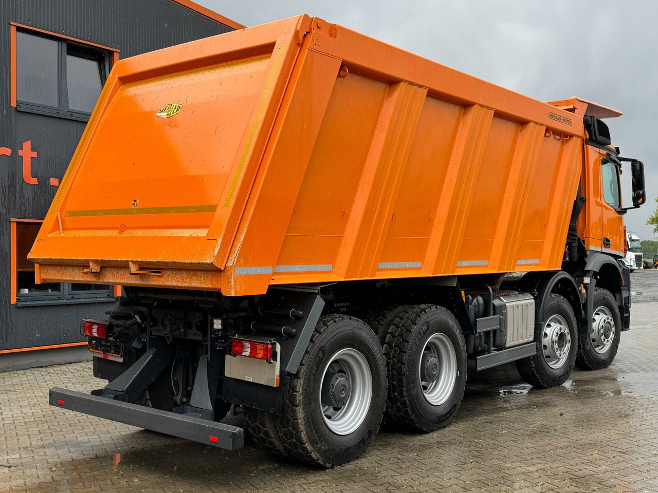 Mercedes-Benz AROCS 4851 8x6 Euro 6 Gesteinkipper MEILLER - Caminhão basculante: foto 3 Mercedes-Benz AROCS 4851 8x6 Euro 6 Gesteinkipper MEILLER - Caminhão basculante: foto 3