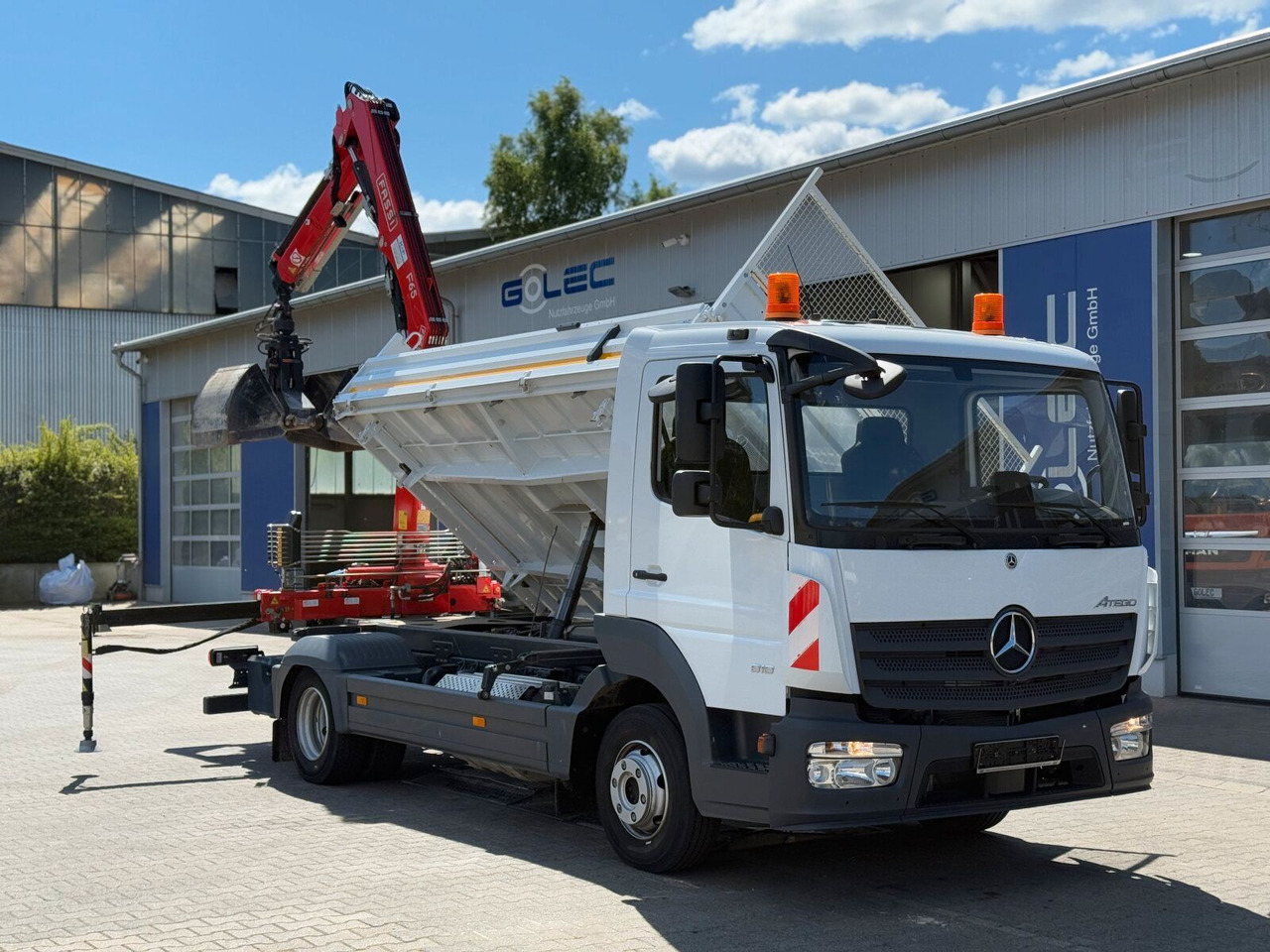 Mercedes-Benz ATEGO 818 4x2 Euro 6 Kipper Kran FASSI F65B.0.22 - Furgão basculante: foto 2 Mercedes-Benz ATEGO 818 4x2 Euro 6 Kipper Kran FASSI F65B.0.22 - Furgão basculante: foto 2