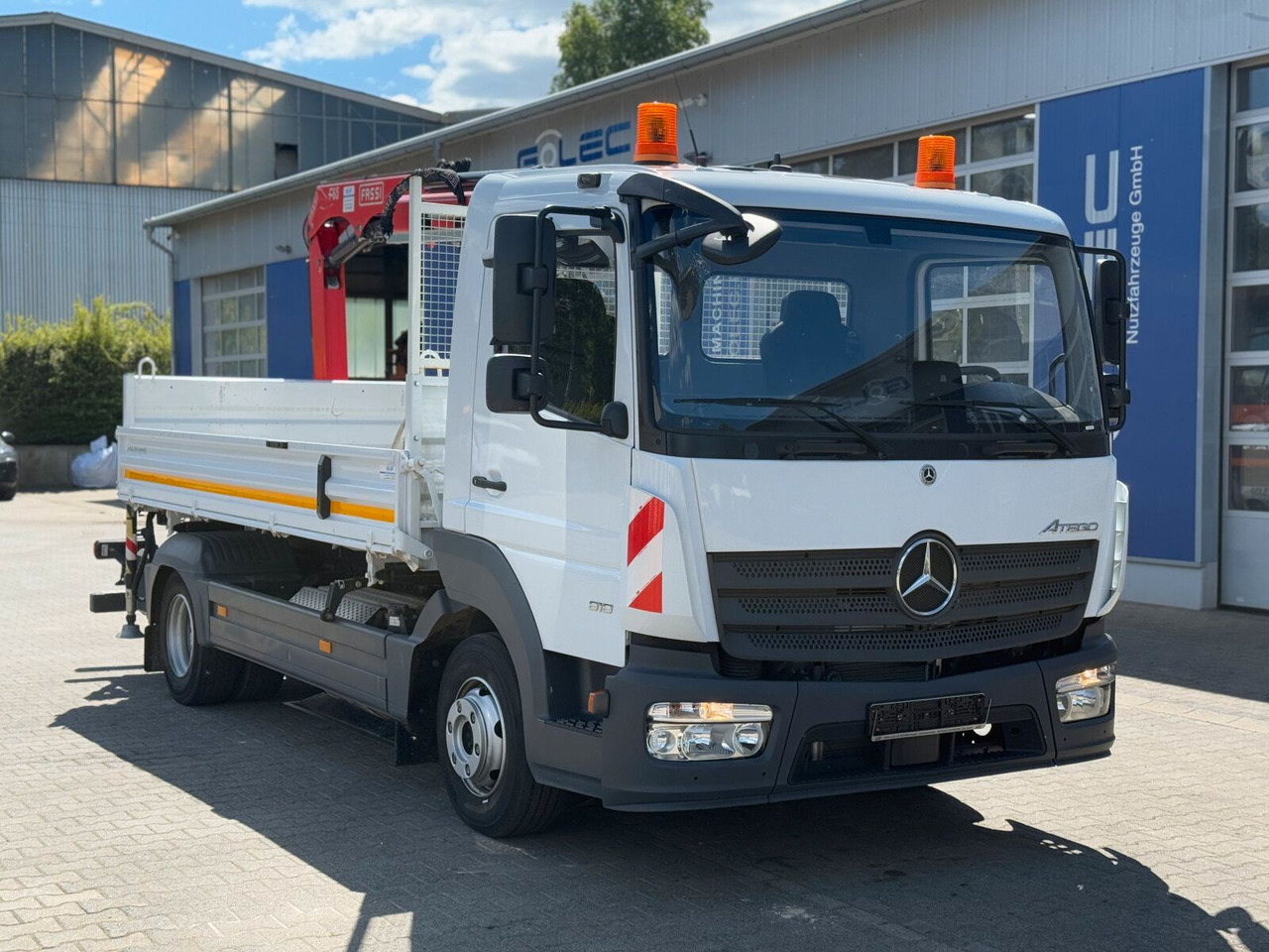 Mercedes-Benz ATEGO 818 4x2 Euro 6 Kipper Kran FASSI F65B.0.22 - Furgão basculante: foto 1 Mercedes-Benz ATEGO 818 4x2 Euro 6 Kipper Kran FASSI F65B.0.22 - Furgão basculante: foto 1