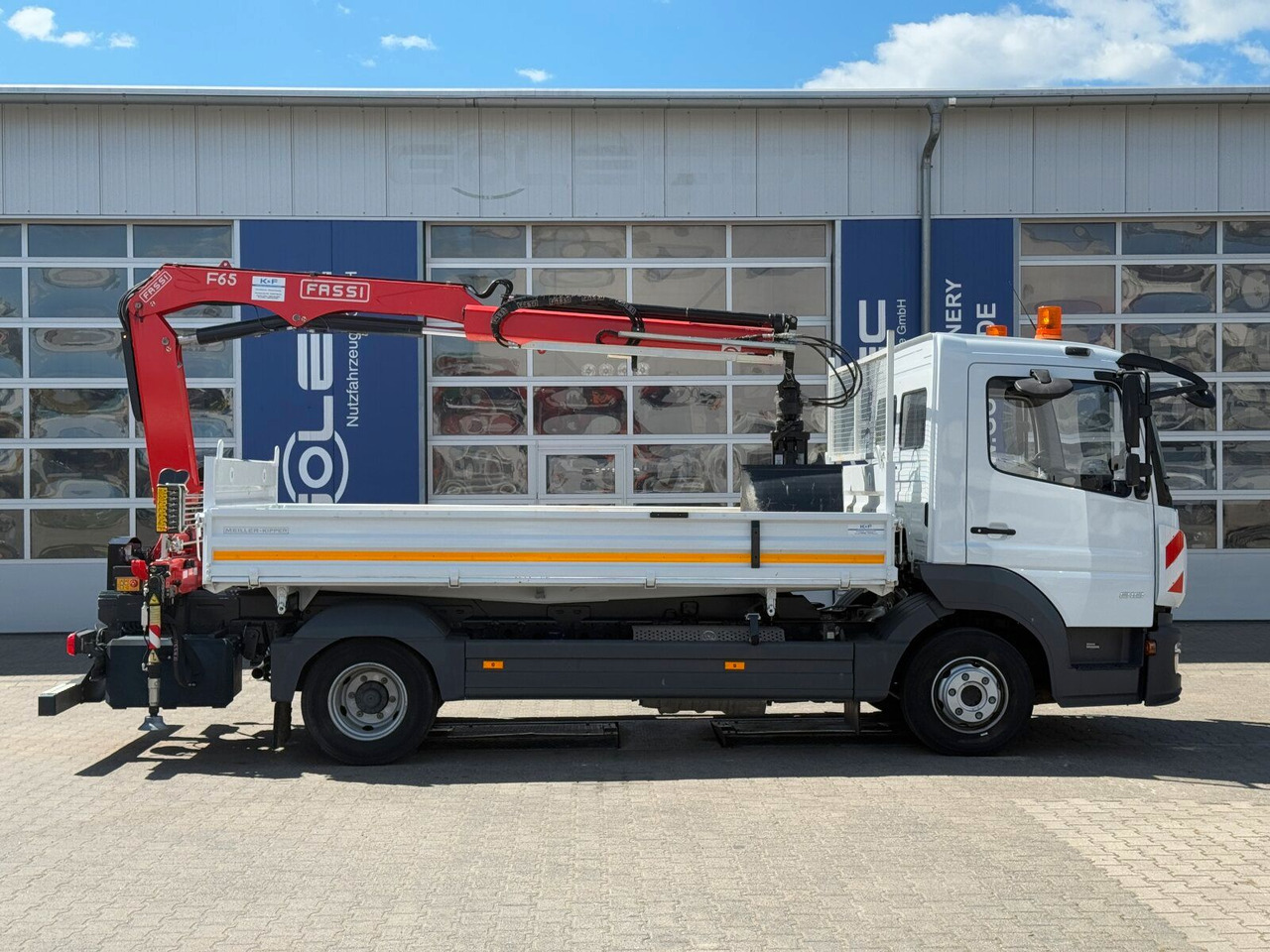 Mercedes-Benz ATEGO 818 4x2 Euro 6 Kipper Kran FASSI F65B.0.22 - Furgão basculante: foto 3 Mercedes-Benz ATEGO 818 4x2 Euro 6 Kipper Kran FASSI F65B.0.22 - Furgão basculante: foto 3