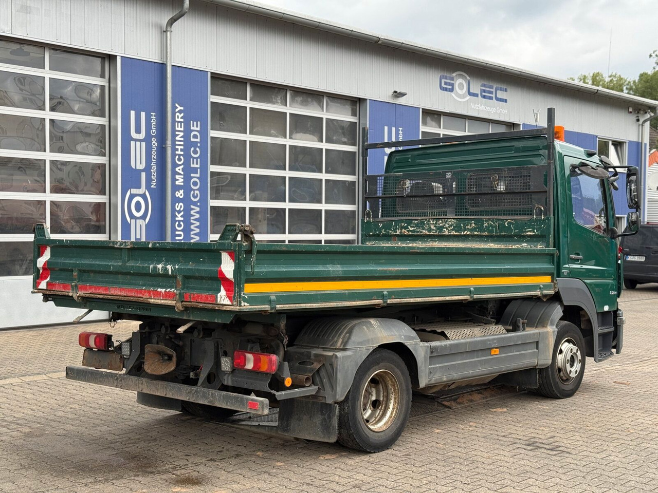 Mercedes-Benz ATEGO 824 4x2 BB Dreiseitenkipper MEILLER - Furgão basculante: foto 4 Mercedes-Benz ATEGO 824 4x2 BB Dreiseitenkipper MEILLER - Furgão basculante: foto 4