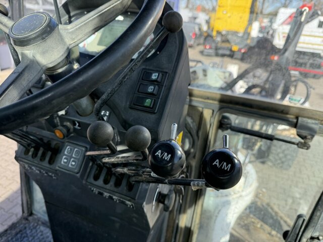 New Holland F106.6A alrrad 6x6 Grader 12 Ton - 10.700 Std - Motoniveladora: foto 4 New Holland F106.6A alrrad 6x6 Grader 12 Ton - 10.700 Std - Motoniveladora: foto 4