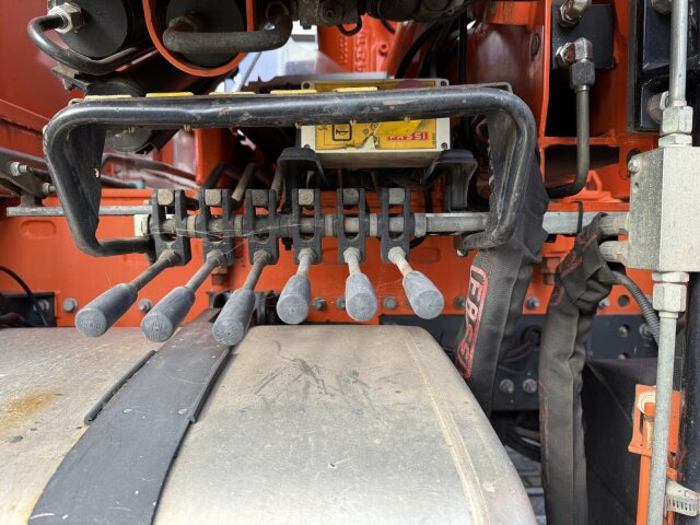 Renault Premium Lander Pritsche mit Kran FASSI - Caminhão grua, Camião de caixa aberta/ Plataforma: foto 4 Renault Premium Lander Pritsche mit Kran FASSI - Caminhão grua, Camião de caixa aberta/ Plataforma: foto 4