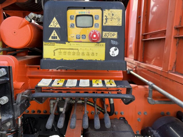 Renault Premium Lander Pritsche mit Kran FASSI - Caminhão grua, Camião de caixa aberta/ Plataforma: foto 3 Renault Premium Lander Pritsche mit Kran FASSI - Caminhão grua, Camião de caixa aberta/ Plataforma: foto 3