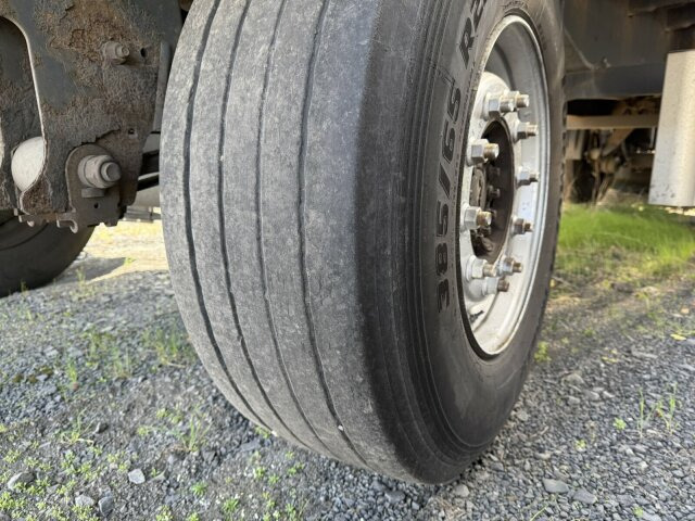 Schmitz Cargobull Gotha AFG 18 BS Baustoffanhänger 2 Achse - Reboque plataforma/ Caixa aberta: foto 4 Schmitz Cargobull Gotha AFG 18 BS Baustoffanhänger 2 Achse - Reboque plataforma/ Caixa aberta: foto 4