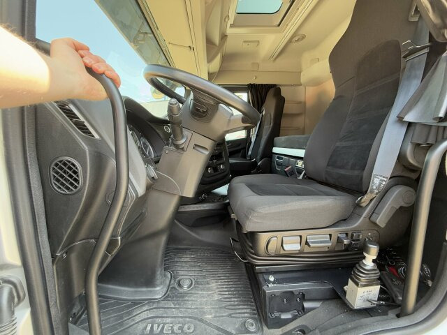 Iveco S-WAY 4x4H Zugmaschine Euro 6 *Kippauflieger - Tractor: foto 4 Iveco S-WAY 4x4H Zugmaschine Euro 6 *Kippauflieger - Tractor: foto 4