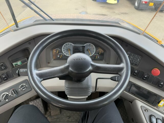 Caminhão articulado Volvo A25G Dumper 10.069 h Baujahr 2021: foto 7