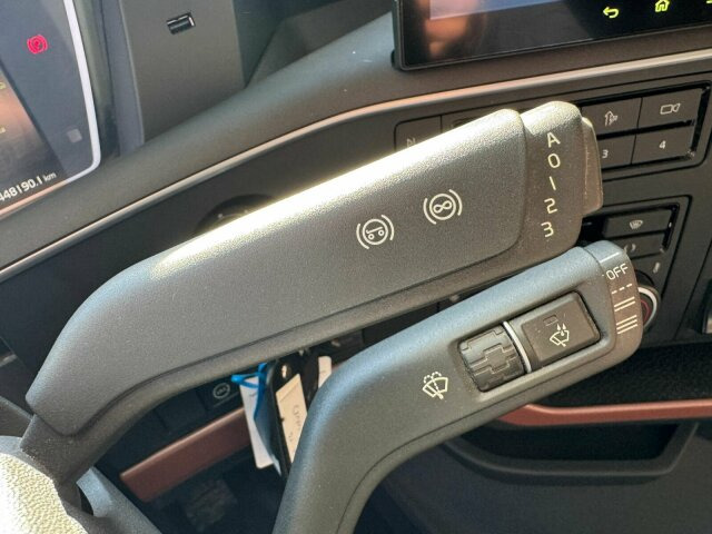 Volvo FH16 750 8X4 Holztransport Alukar TOP! - Caminhão florestal: foto 3 Volvo FH16 750 8X4 Holztransport Alukar TOP! - Caminhão florestal: foto 3