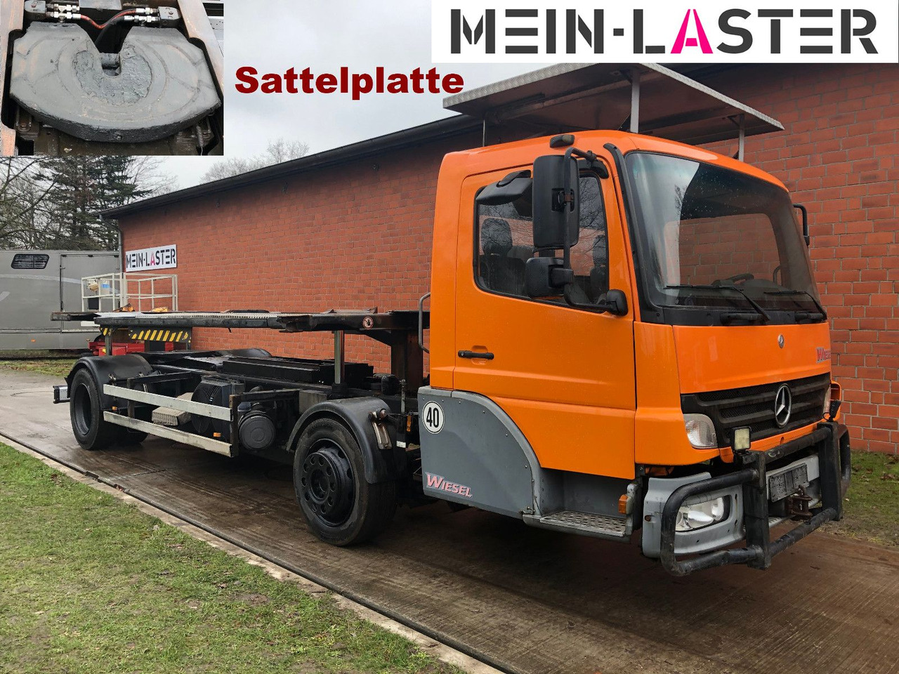 Mercedes-Benz Kamag Wiesel Umsetzter Sattelplatte - Caminhão transportador de contêineres/ Caixa móvel: foto 1 Mercedes-Benz Kamag Wiesel Umsetzter Sattelplatte - Caminhão transportador de contêineres/ Caixa móvel: foto 1