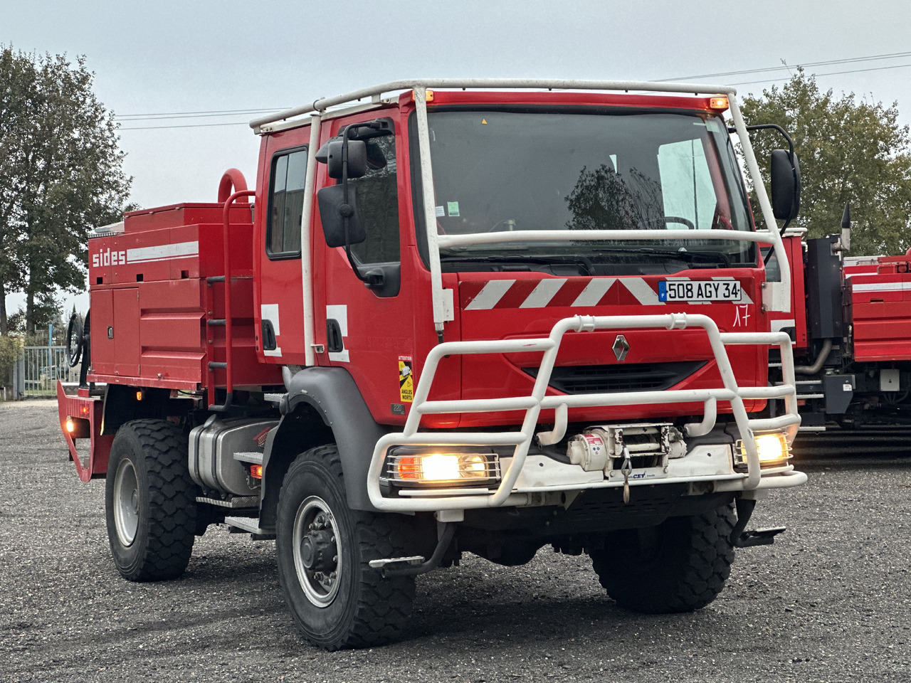 RENAULT Midlum 220 4x4 - Carro de bombeiro: foto 1 RENAULT Midlum 220 4x4 - Carro de bombeiro: foto 1