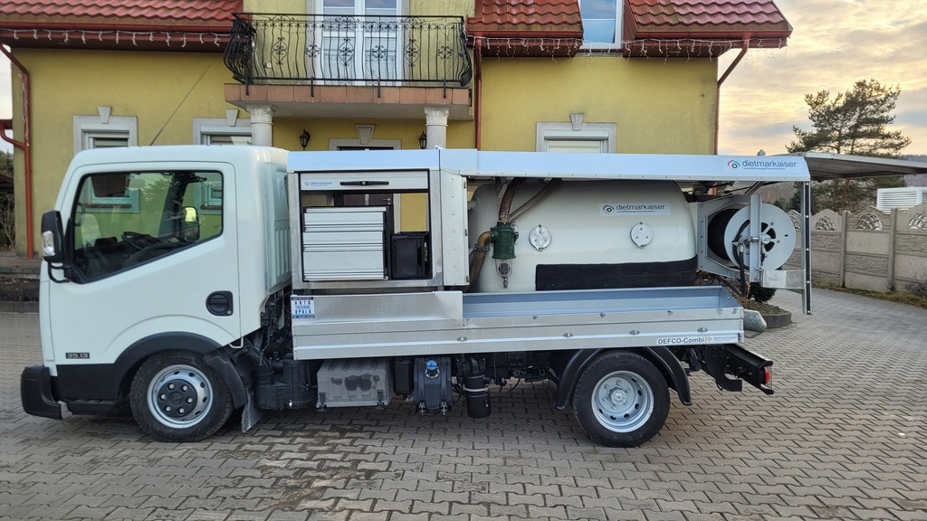 Nissan Cabstar COMBI Kanalreiniger VAAVUM CLEANER - Caminhão limpa fossa: foto 1 Nissan Cabstar COMBI Kanalreiniger VAAVUM CLEANER - Caminhão limpa fossa: foto 1