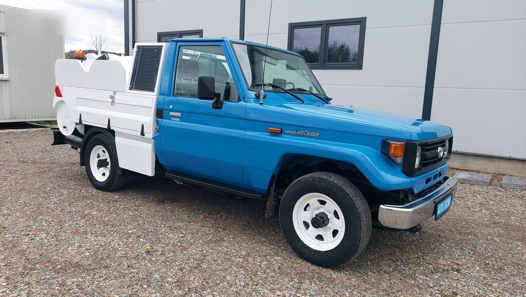 Caminhão limpa fossa Toyota Land Cruiser COMBI HYDRO CLEANER 4x4: foto 10