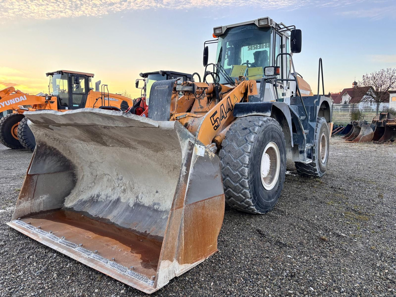 Liebherr L544 - Carregadeira de rodas: foto 2 Liebherr L544 - Carregadeira de rodas: foto 2