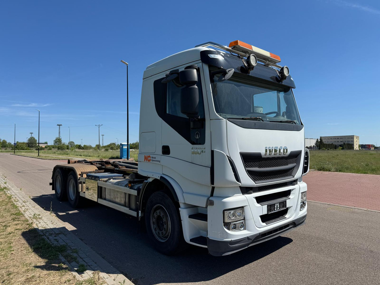 IVECO STRALIS 560 - Caminhão polibenne, Caminhão grua: foto 1 IVECO STRALIS 560 - Caminhão polibenne, Caminhão grua: foto 1