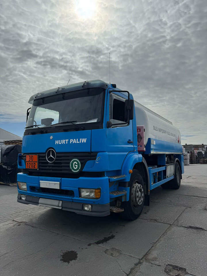 MERCEDES-BENZ Atego 1828 - Caminhão tanque: foto 3 MERCEDES-BENZ Atego 1828 - Caminhão tanque: foto 3