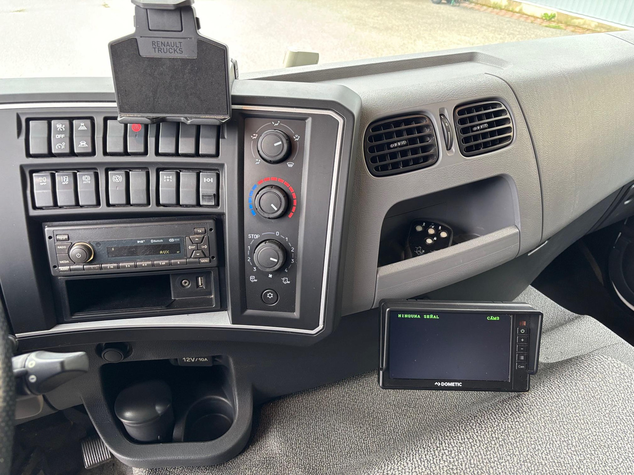 Caminhão furgão RENAULT D WIDE 320: foto 16