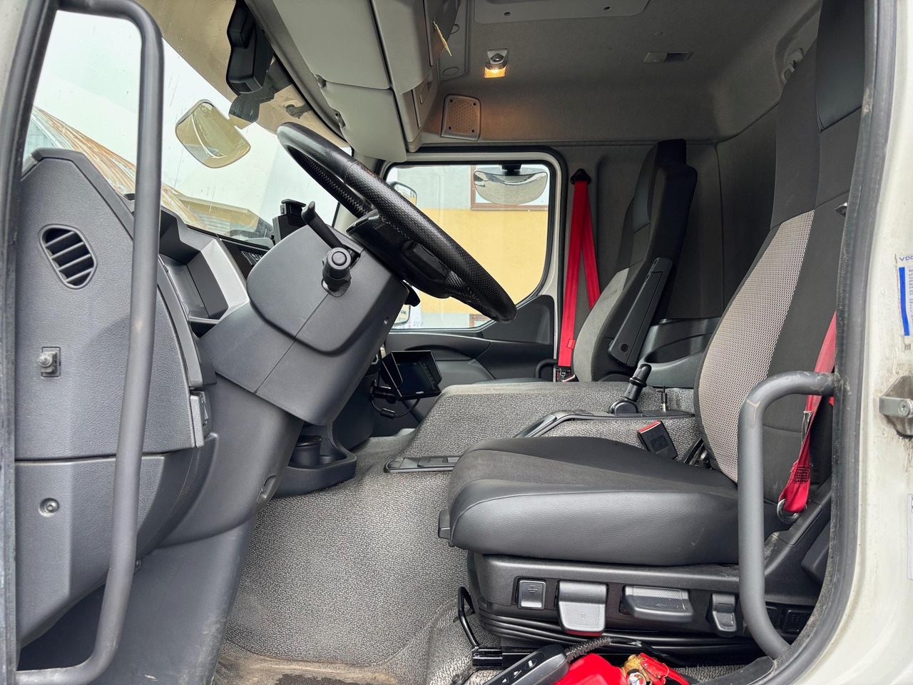 Caminhão furgão RENAULT D WIDE 320: foto 12