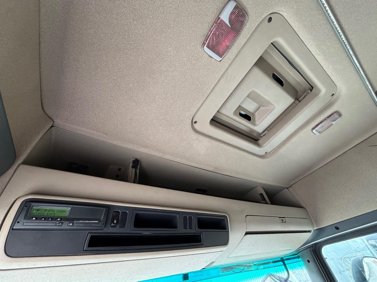 Caminhão furgão SCANIA G340: foto 17