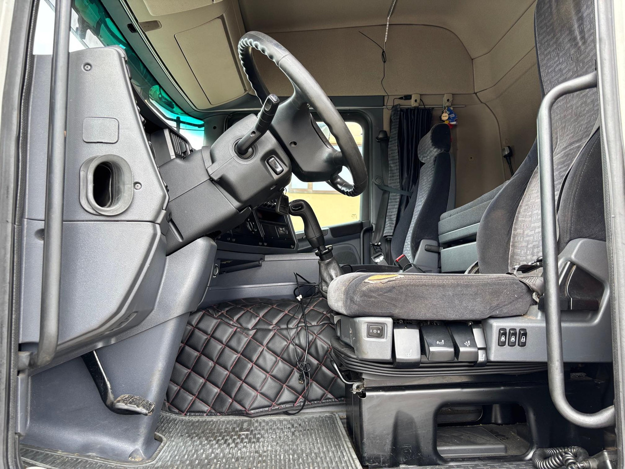 Caminhão furgão SCANIA G340: foto 14