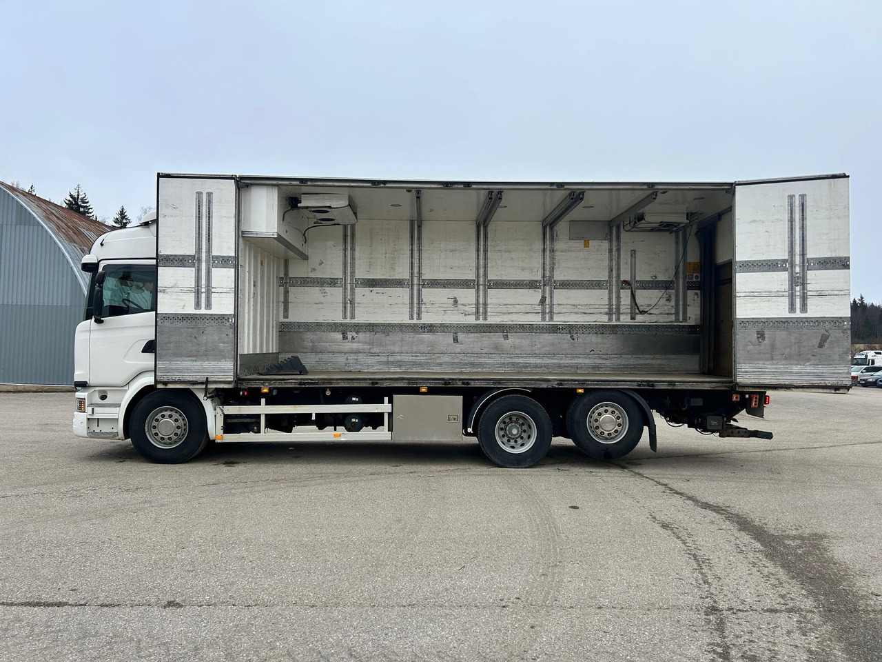 Caminhão frigorífico SCANIA G490: foto 10