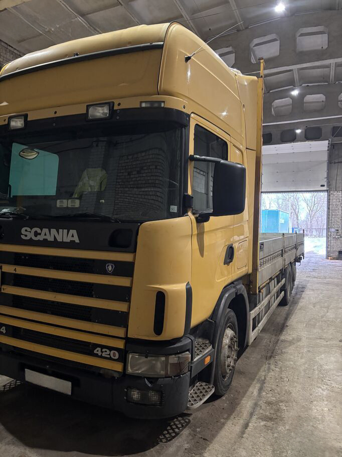 SCANIA R124.420 - Camião de caixa aberta/ Plataforma: foto 2 SCANIA R124.420 - Camião de caixa aberta/ Plataforma: foto 2