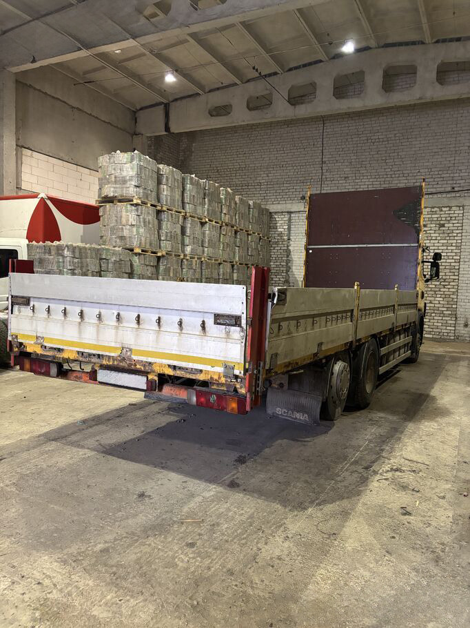 SCANIA R124.420 - Camião de caixa aberta/ Plataforma: foto 4 SCANIA R124.420 - Camião de caixa aberta/ Plataforma: foto 4