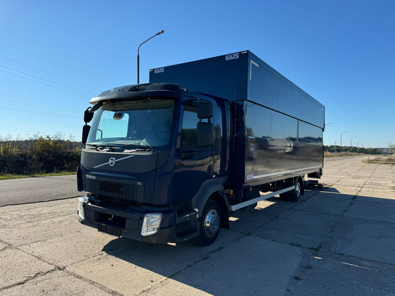 VOLVO FL 240 - Caminhão furgão: foto 2 VOLVO FL 240 - Caminhão furgão: foto 2