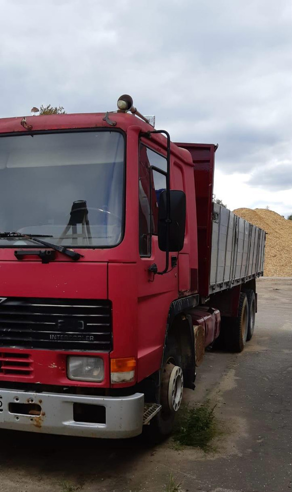 VOLVO FL10 - Caminhão basculante: foto 3 VOLVO FL10 - Caminhão basculante: foto 3