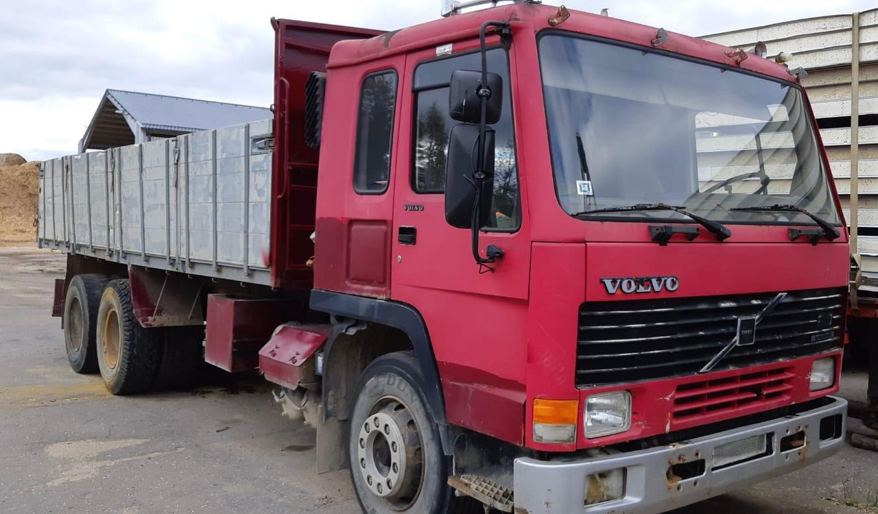 VOLVO FL10 - Caminhão basculante: foto 1 VOLVO FL10 - Caminhão basculante: foto 1