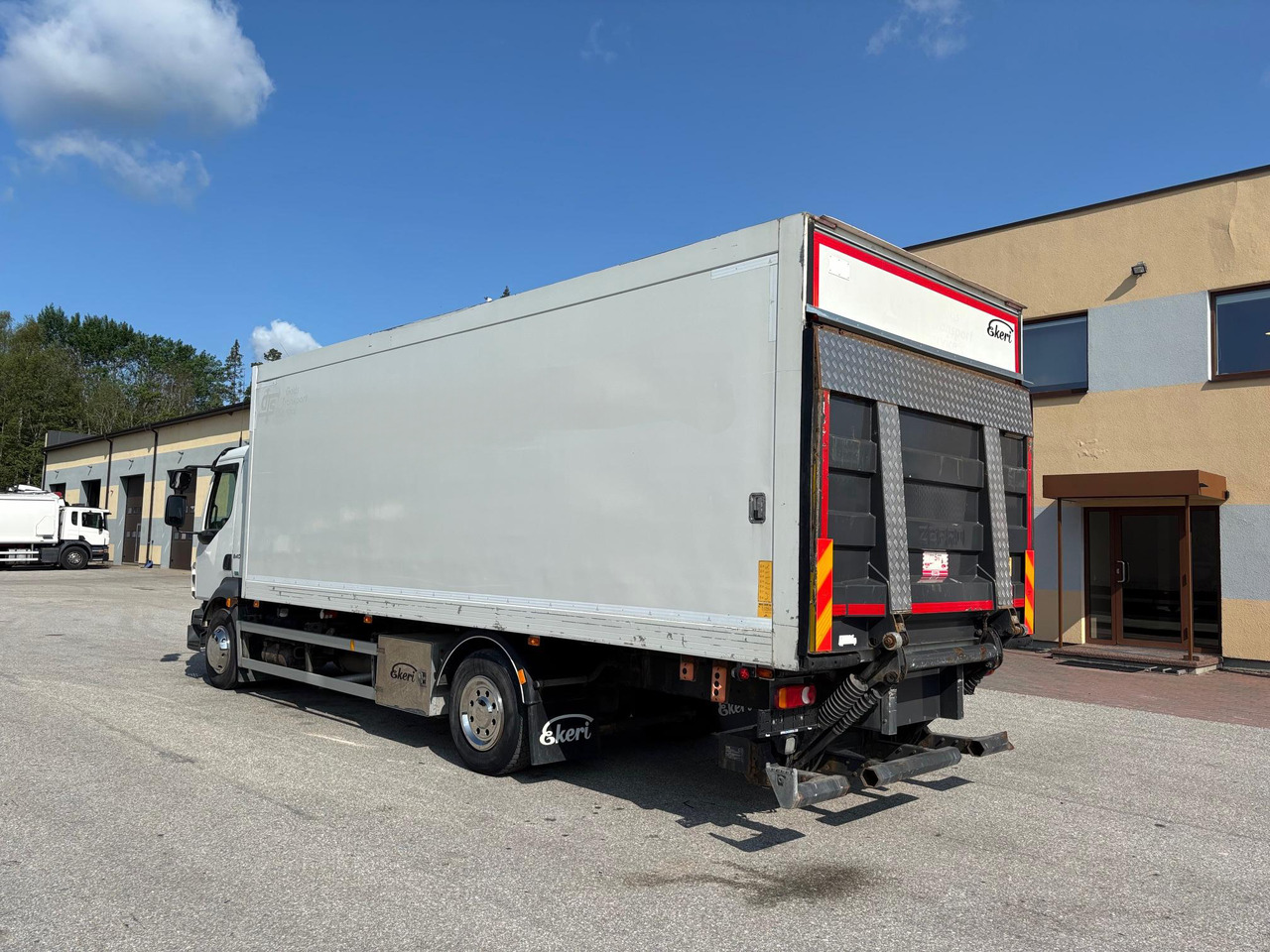 VOLVO FL240 - Caminhão frigorífico: foto 5 VOLVO FL240 - Caminhão frigorífico: foto 5