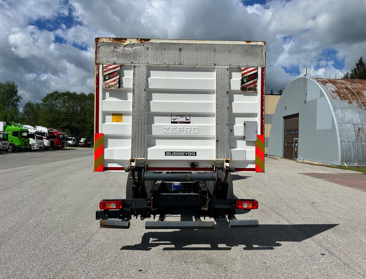 VOLVO FM330 - Caminhão chassi: foto 4 VOLVO FM330 - Caminhão chassi: foto 4