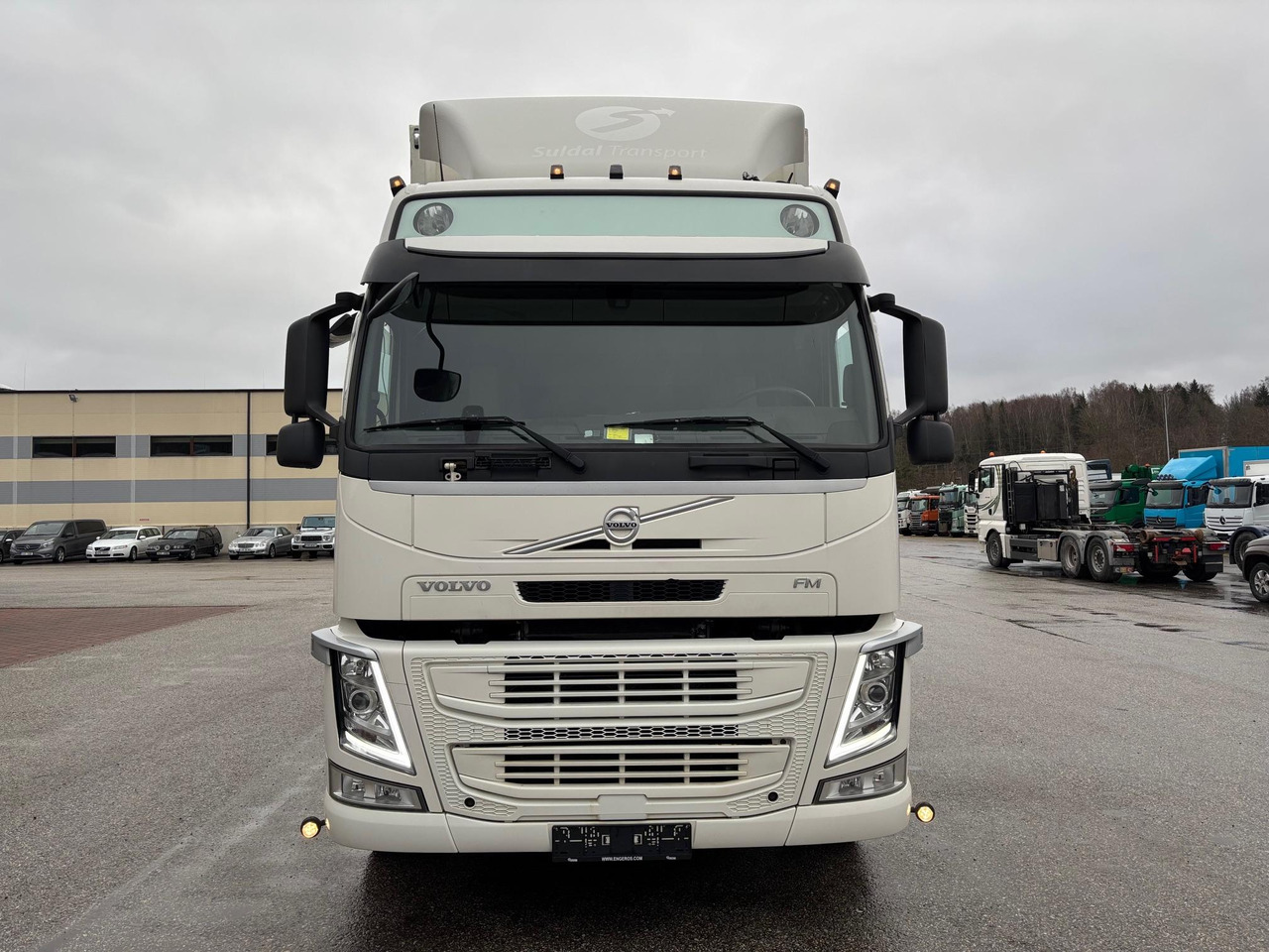 Caminhão frigorífico VOLVO FM500: foto 7
