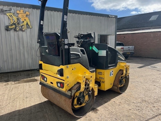 Bomag BW 120 AD-5 - Compactador de asfalto: foto 2 Bomag BW 120 AD-5 - Compactador de asfalto: foto 2