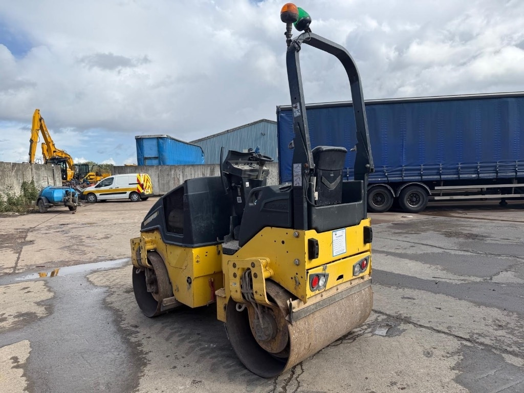 Bomag BW 120 AD-5 - Compactador de asfalto: foto 4 Bomag BW 120 AD-5 - Compactador de asfalto: foto 4