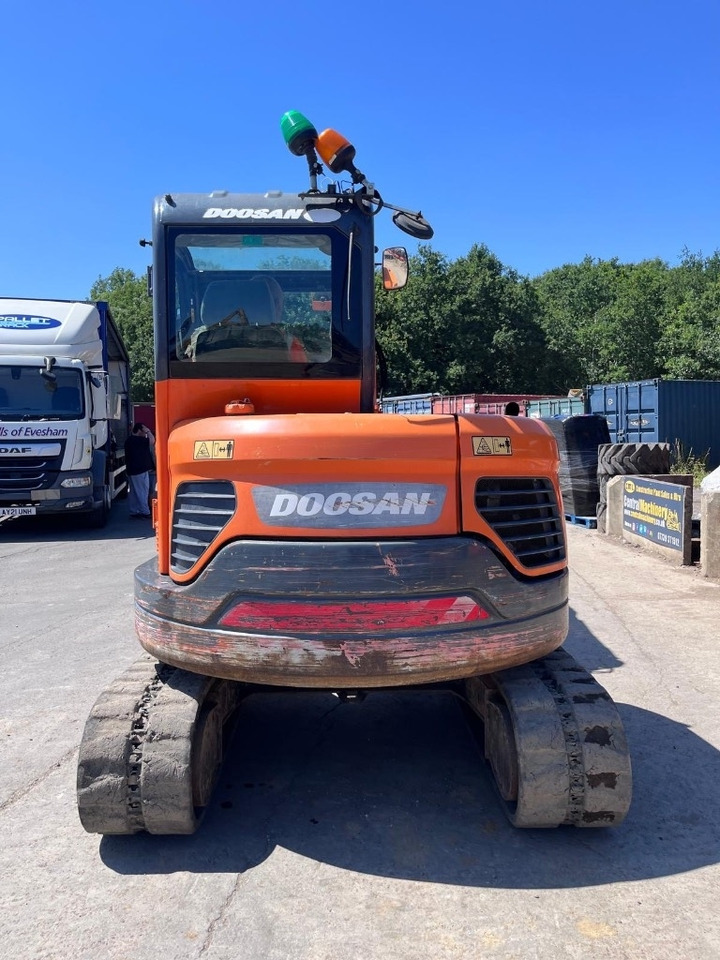 Doosan DX 63-3 - Mini escavadeira: foto 4 Doosan DX 63-3 - Mini escavadeira: foto 4