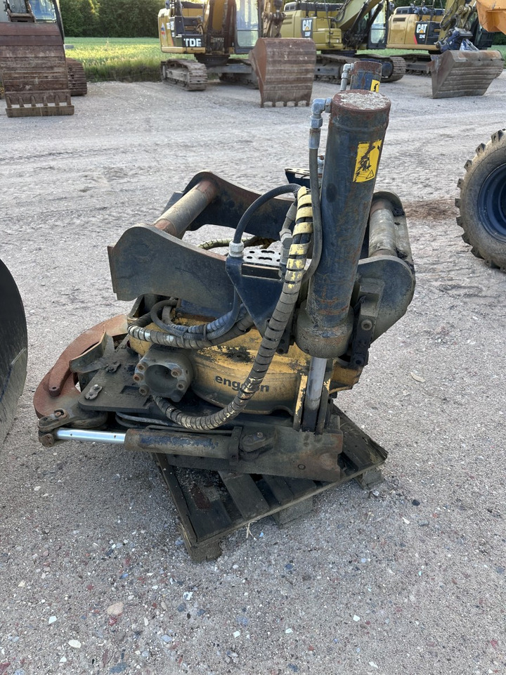 ENGCON EC 30 - S80 GR30 -S80 - SVAB Engcon Rototilt - Tiltrotator - Tiltrotator: foto 2 ENGCON EC 30 - S80 GR30 -S80 - SVAB Engcon Rototilt - Tiltrotator - Tiltrotator: foto 2