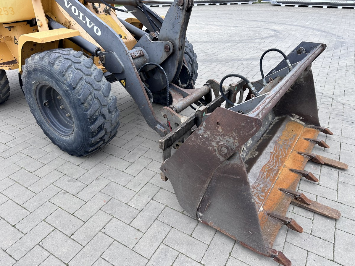 Carregadeira de rodas VOLVO L 30 B PRO 3er Kreis Klappschaufel+Palettengabel: foto 16