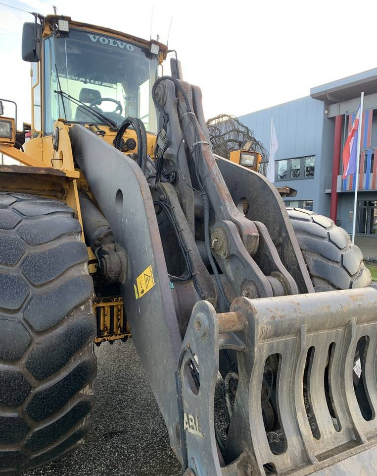 Locação de Volvo L220 E-F Achse - Axle - Hubgerüst - short boom  Volvo L220 E-F Achse - Axle - Hubgerüst - short boom: foto 7