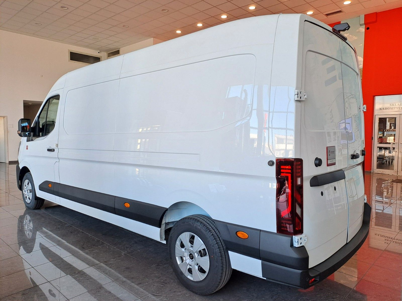 Renault Master L3H2 150 - NAV Klimaaut. Holzb. 270° - Furgão: foto 2 Renault Master L3H2 150 - NAV Klimaaut. Holzb. 270° - Furgão: foto 2