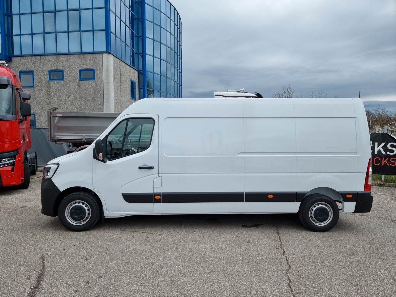 Renault Master L3H2 3,5t 150 PRO+ - Furgão: foto 2 Renault Master L3H2 3,5t 150 PRO+ - Furgão: foto 2