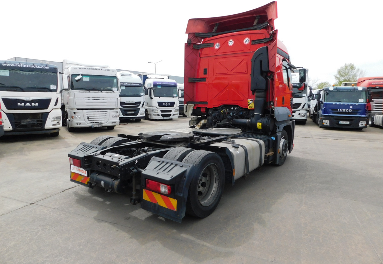 Ford 1848t 4x2 scab e6 12tx2620 - Tractor: foto 3 Ford 1848t 4x2 scab e6 12tx2620 - Tractor: foto 3