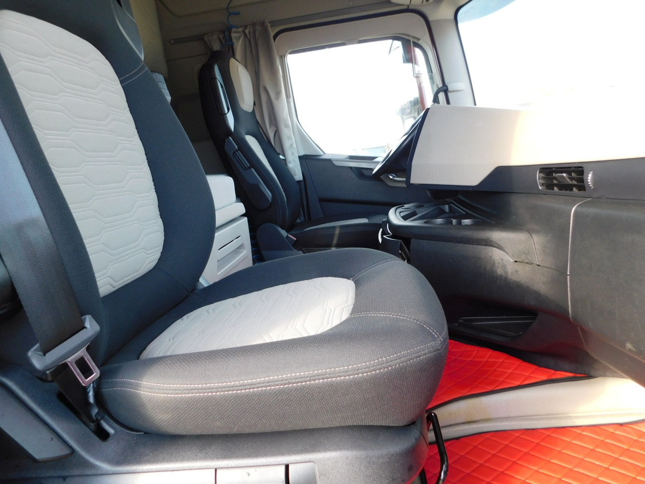 Ford F max 4x2 scab e6 12tx2620 - Tractor: foto 5 Ford F max 4x2 scab e6 12tx2620 - Tractor: foto 5