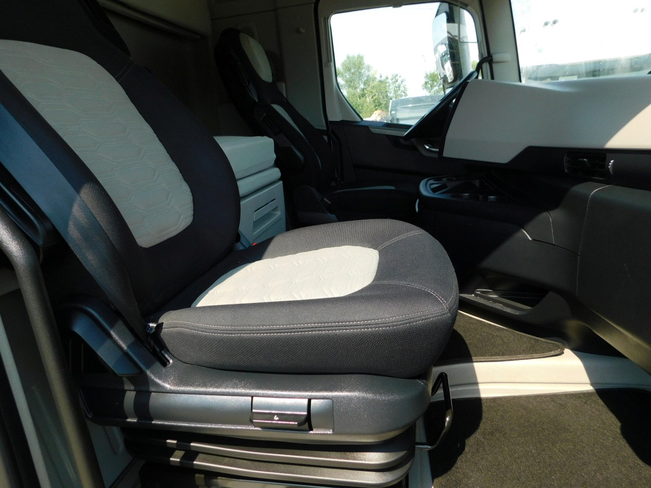 Ford F max 4x2 scab e6 12tx2620 - Tractor: foto 5 Ford F max 4x2 scab e6 12tx2620 - Tractor: foto 5
