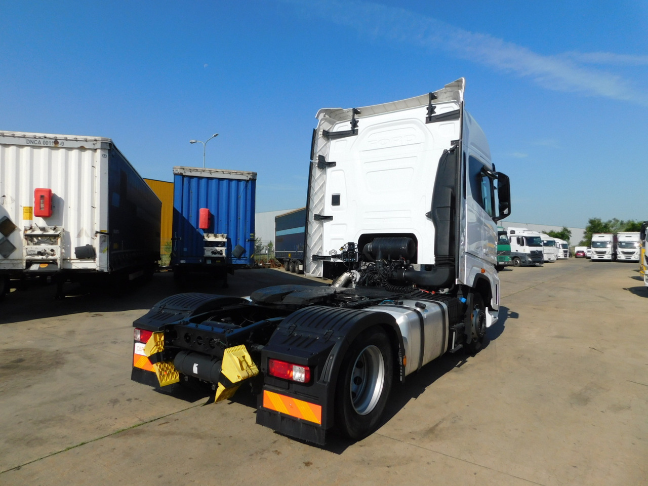 Ford F max 4x2 scab e6 12tx2620 ecotorq - Tractor: foto 3 Ford F max 4x2 scab e6 12tx2620 ecotorq - Tractor: foto 3
